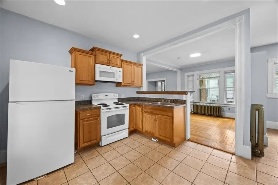229 W Chestnut St, Brockton, MA 02301 - #2