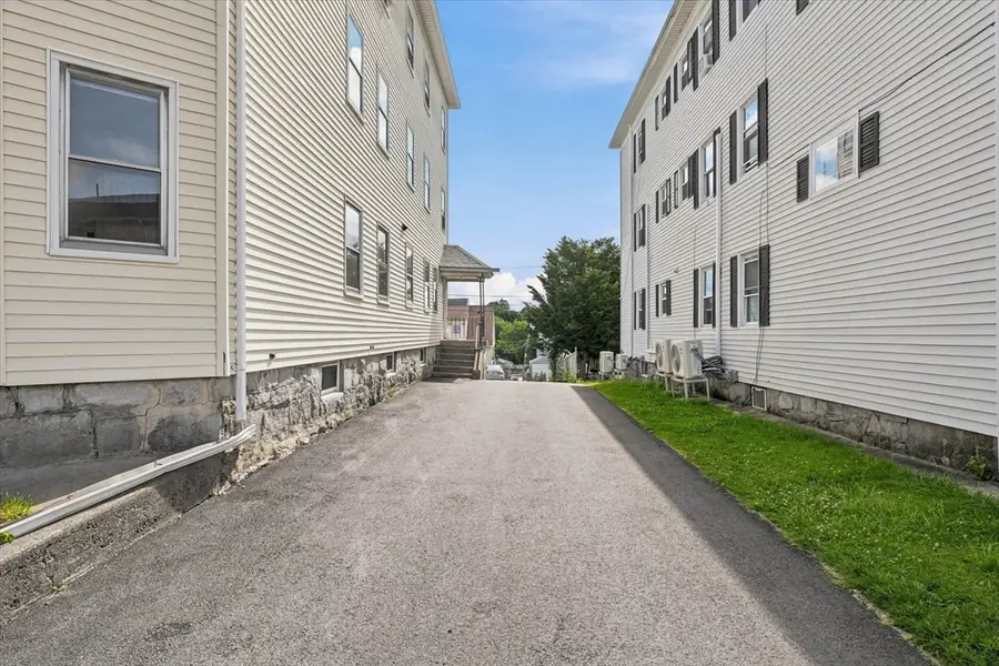 16 Plantation Street, Worcester, MA 01604 - #3