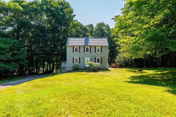 37 Breakneck Rd, Sturbridge, MA 01566