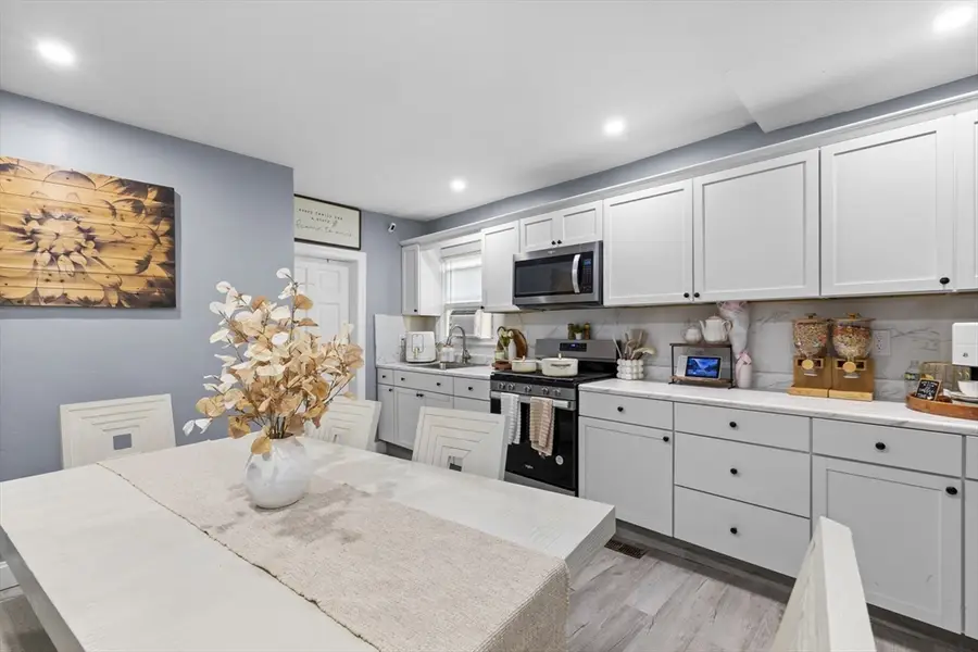10 Essex St, Brockton, MA 02301 - #3