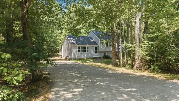 10 Woodhaven Street, Carver, MA 02330