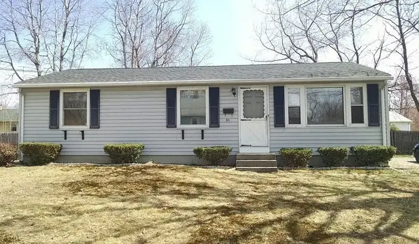 91 Price St, Springfield, MA 01104
