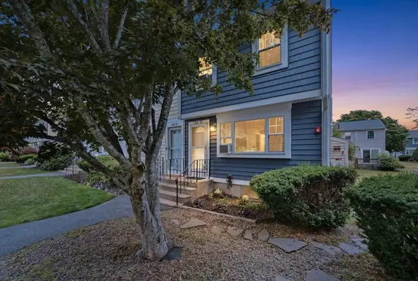 12 Lydon Ln #A2, Halifax, MA 02338