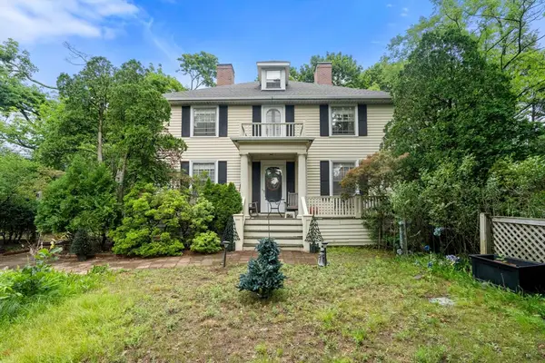 7 Park Cir, Arlington, MA 02476