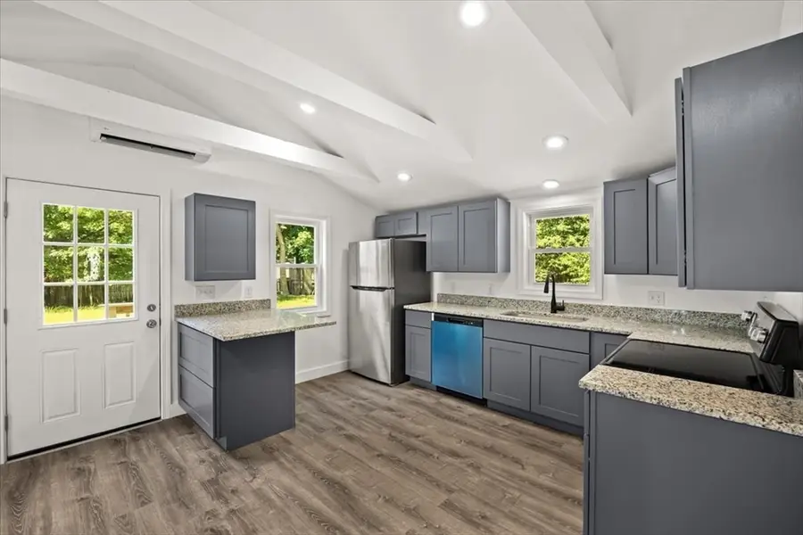 13 Cherry St, Lakeville, MA 02347 - #3