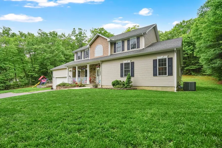 32 Bissonnette Cir, Southampton, MA 01073 - #2