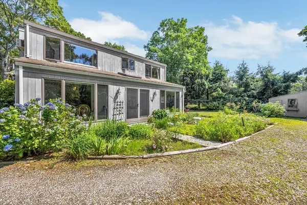 621 Locustfield Rd, Falmouth, MA 02536