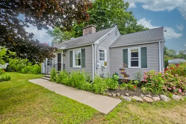 35 Pinehurst St, Westfield, MA 01085