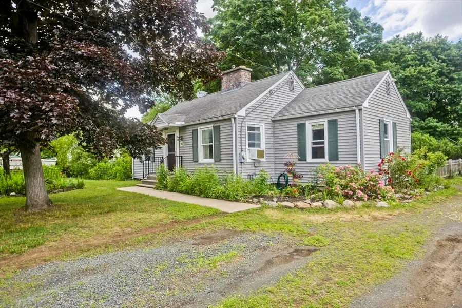 35 Pinehurst St, Westfield, MA 01085 - #3