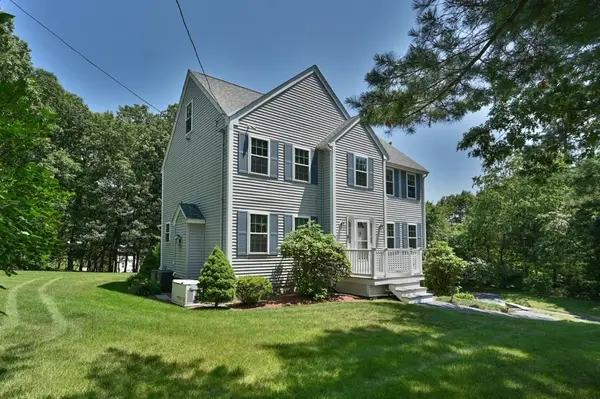 2 Palm Ave, Methuen, MA 01844