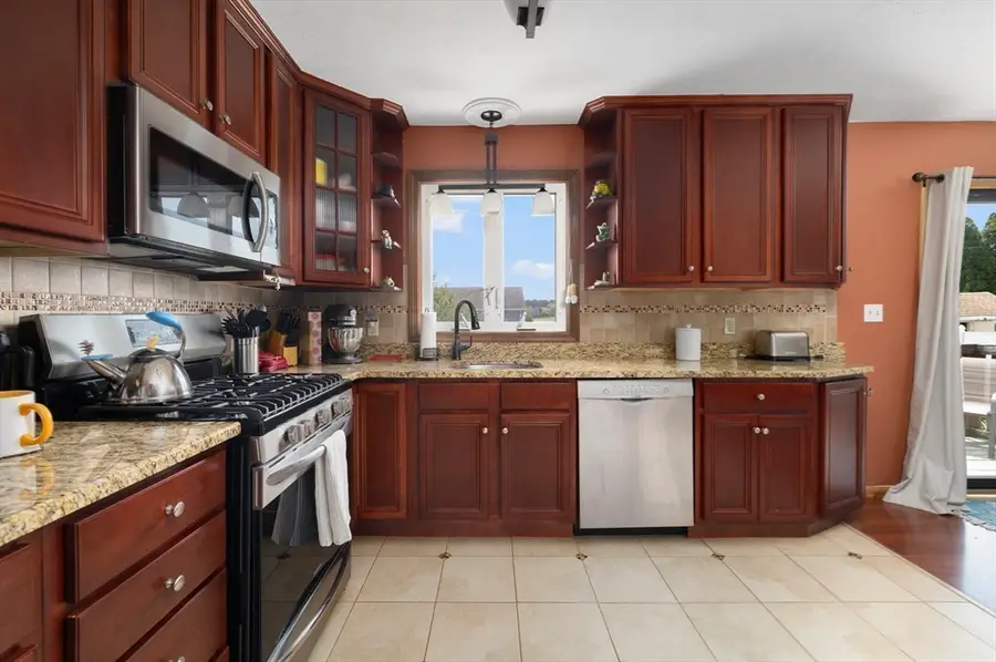 8 Tenley Ave, Dartmouth, MA 02747 - #3