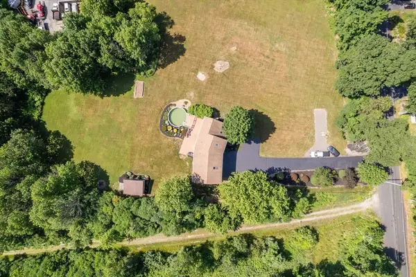 323 Auburn St, Leicester, MA 01611