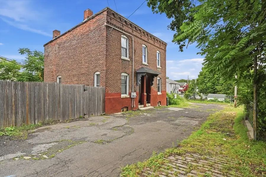 116-118 West St, Holyoke, MA 01040 - #3