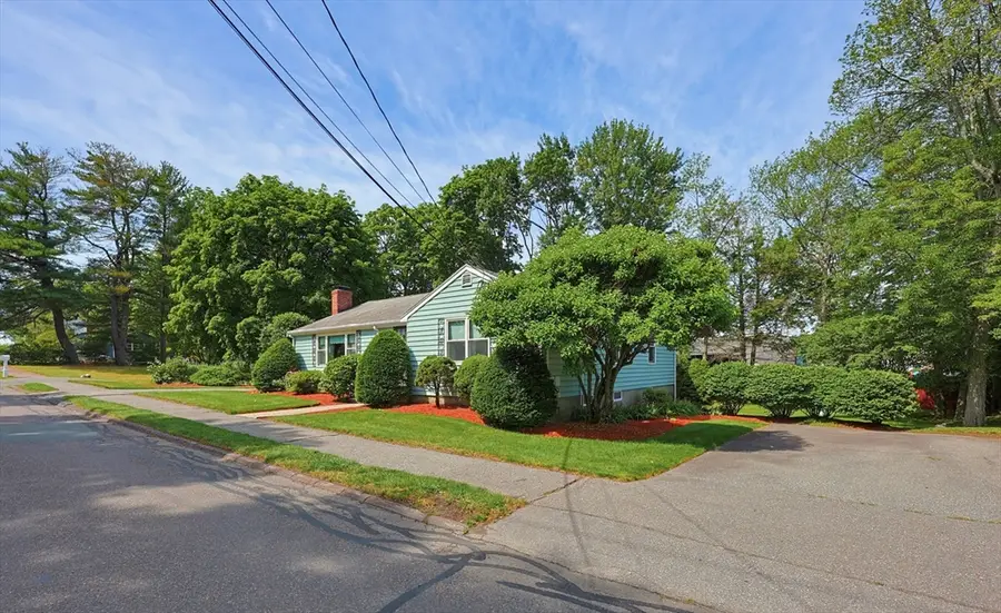 11 Preston St, Wakefield, MA 01880 - #3