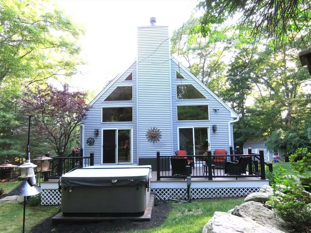 14 Circle Dr, Dudley, MA 01571 - #1