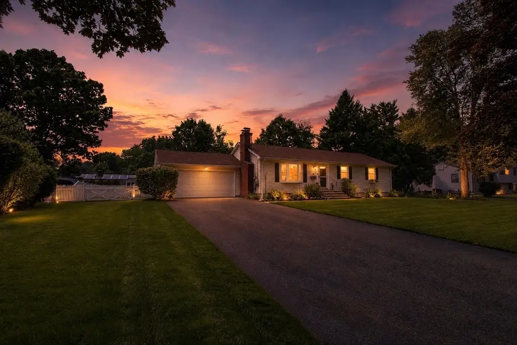 88 Meadowlark Dr., Longmeadow, MA 01106 - #1