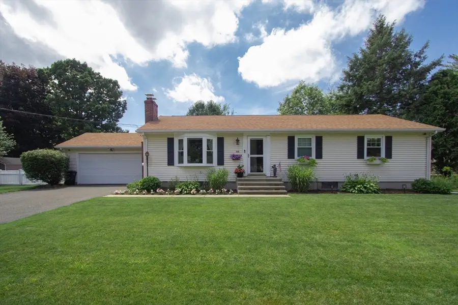 88 Meadowlark Dr., Longmeadow, MA 01106 - #3