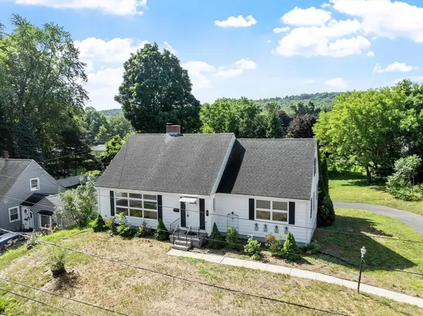 5 Sasur St, Palmer, MA 01080