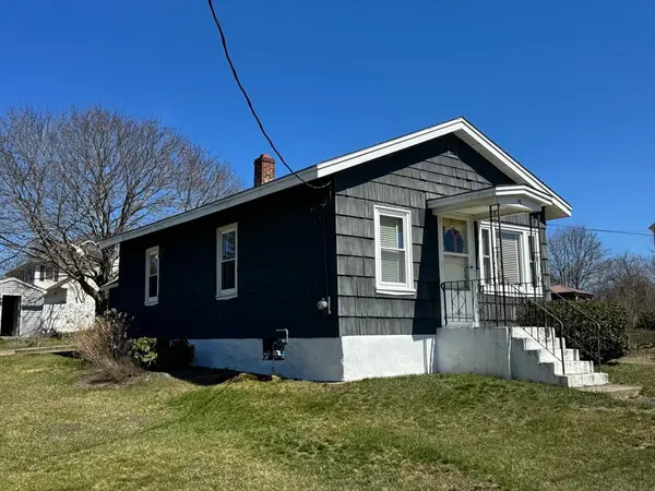 38 Thrasher St, Taunton, MA 02780