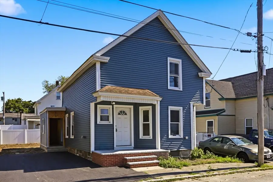 37 Campaw St, Lowell, MA 01850 - #2