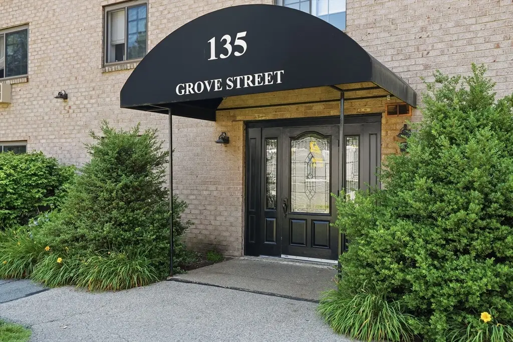 135 Grove St #131, Rockland, MA 02370 - #1
