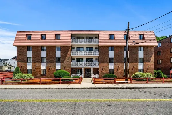 141 Pierce St #12, Malden, MA 01850