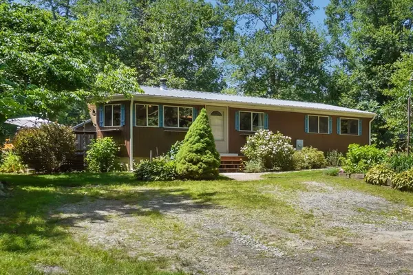 12 Juniper Rd, Lakeville, MA 02347