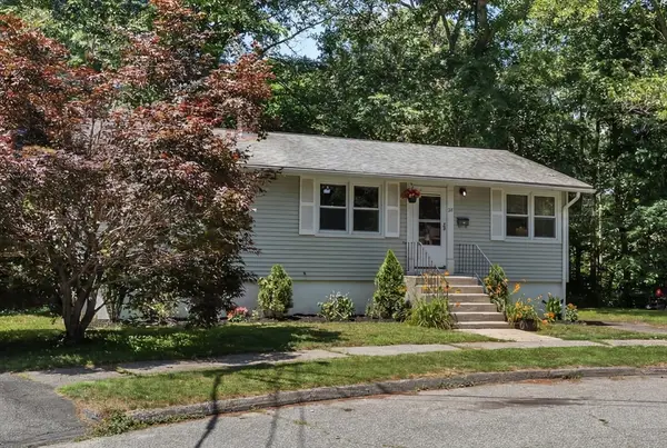 28 Greybert Ln, Worcester, MA 01602