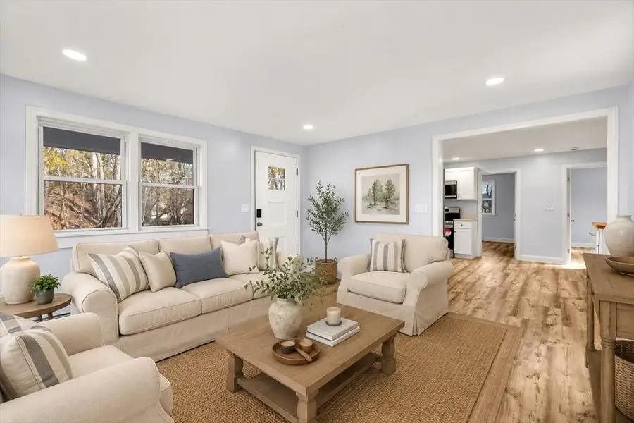 16 Jeanne Darc St, Lowell, MA 01854 - #3