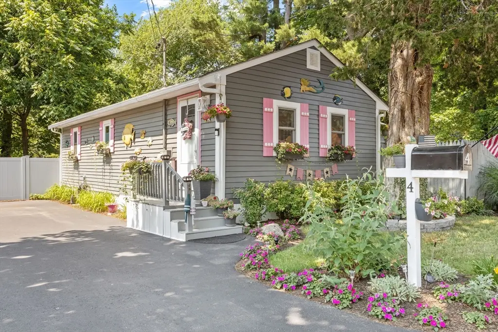 4 Cole St, Kingston, MA 02364 - #1