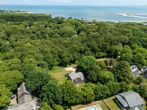 48 Plantingfield Way, Edgartown, MA 02539