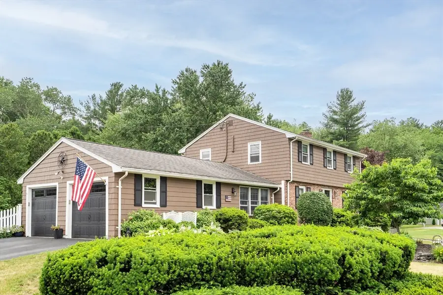 4 Roch Cir, Brockton, MA 02301 - #2