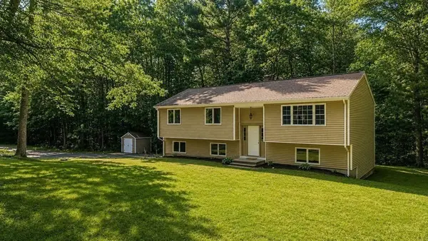 166 School St, Rehoboth, MA 02769