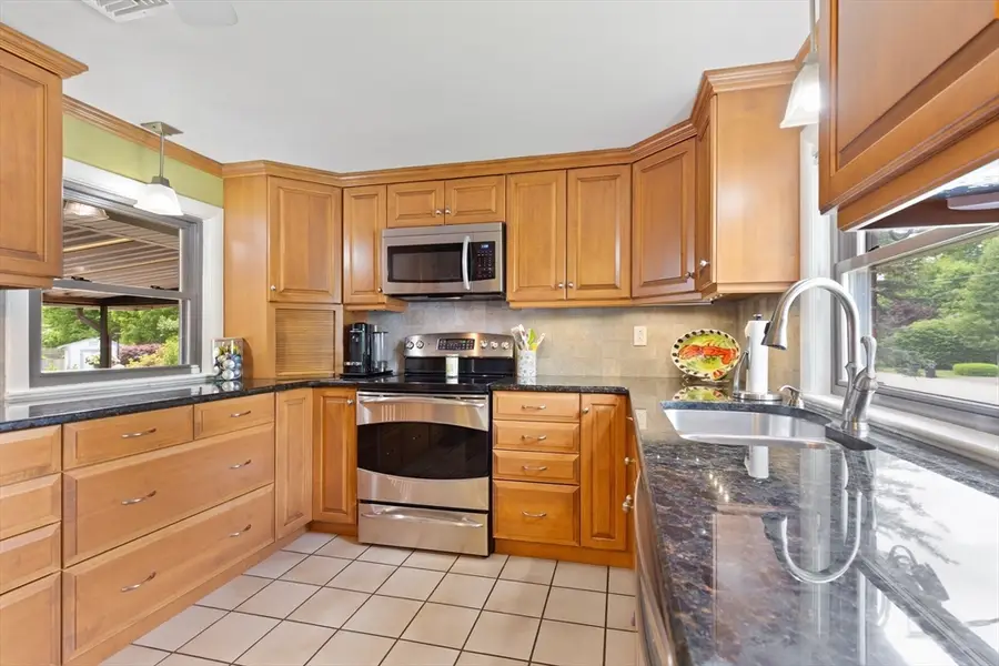31 Harlan Dr, Brockton, MA 02301 - #3