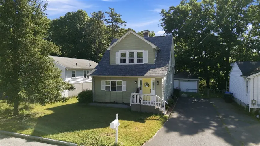 87 Lakevilla Ave, Springfield, MA 01109 - #3