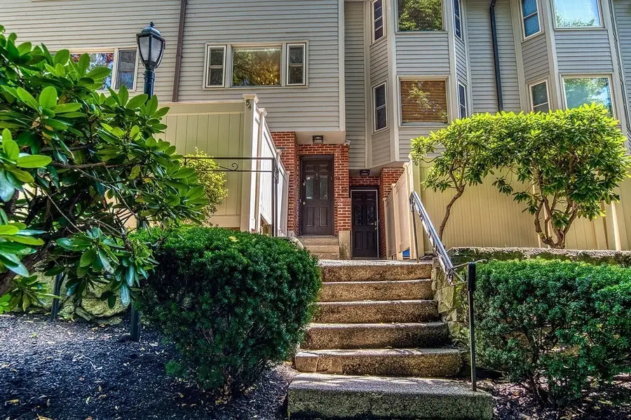 54 Regent Circle #54, Brookline, MA 02445 - #2