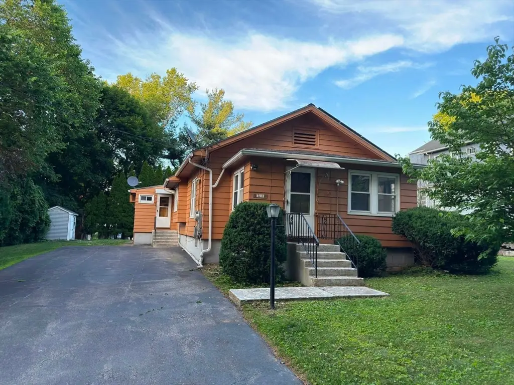 31 Colby Ave, Worcester, MA 01605 - #1