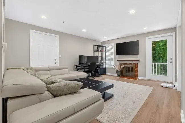 7 Thoreau Ct #8, Natick, MA 01760 - #2