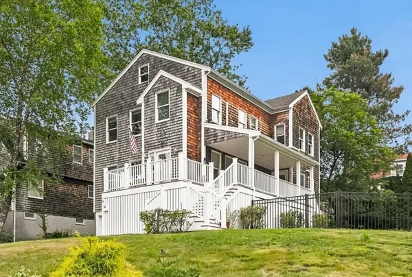 14 Willow Road, Marblehead, MA 01945
