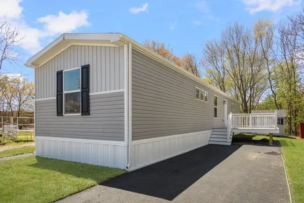 460 Collins Street #6, Attleboro, MA 02703