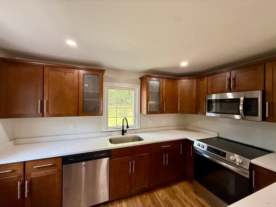 12 Hendricks St, Avon, MA 02322 - #3