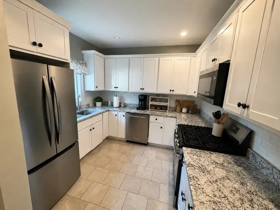 177 Anthony St, Fall River, MA 02721 - #3