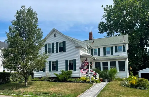 15 Briggs Street, Taunton, MA 02780