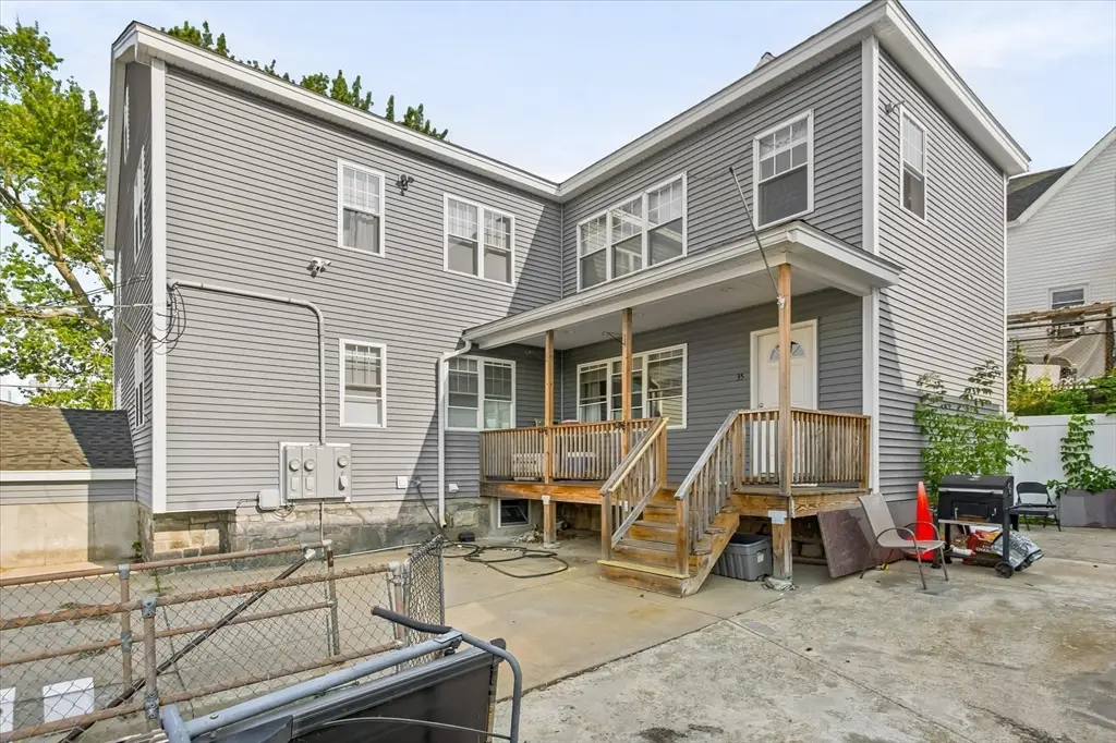 35 Shaw St, Lowell, MA 01851 - #1
