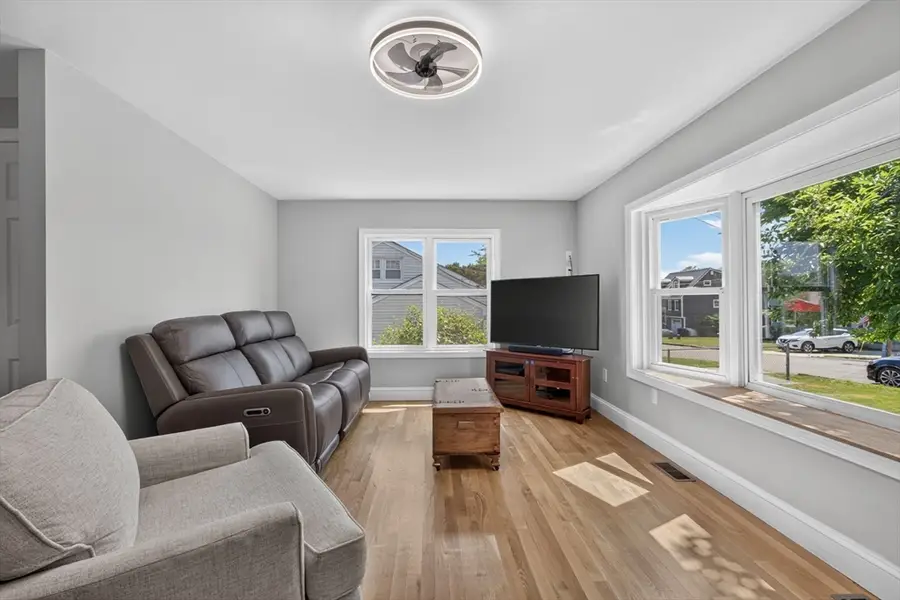 17 Rockwood Ln, Lawrence, MA 01843 - #3