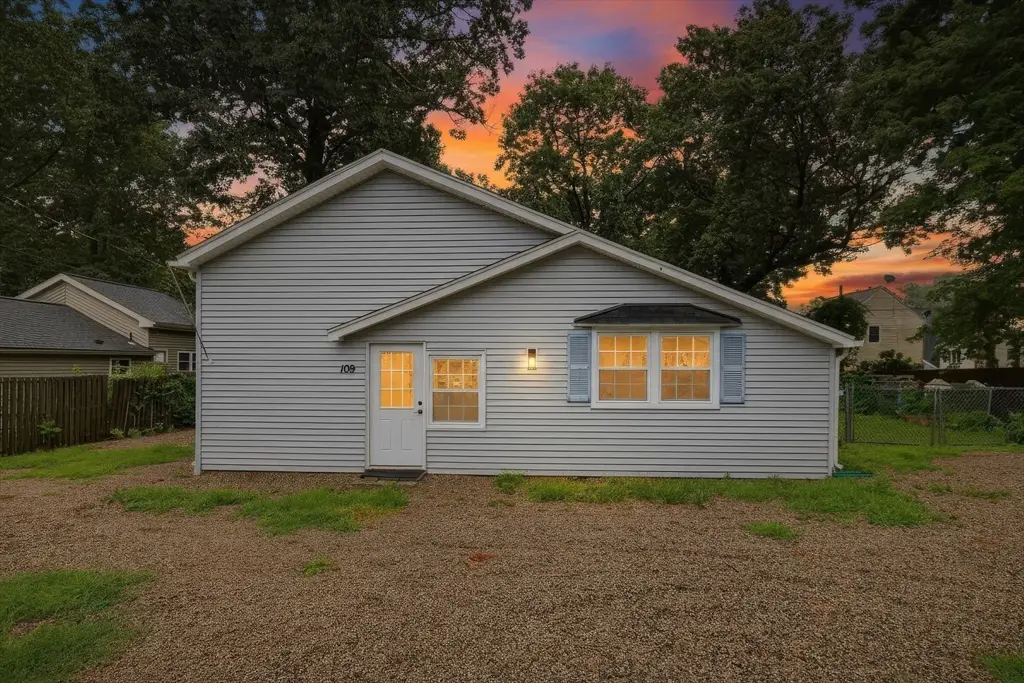 109 N Lake Ave, Southwick, MA 01077 - #1