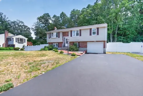 27 Mary Kennedy Dr, North Attleboro, MA 02760