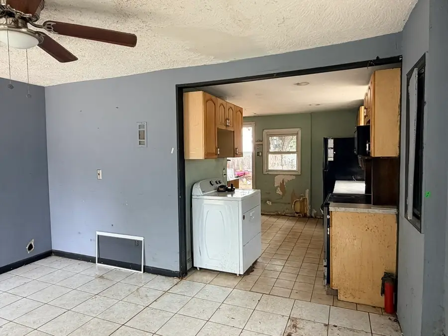43 Birch St, Saugus, MA 01906 - #3