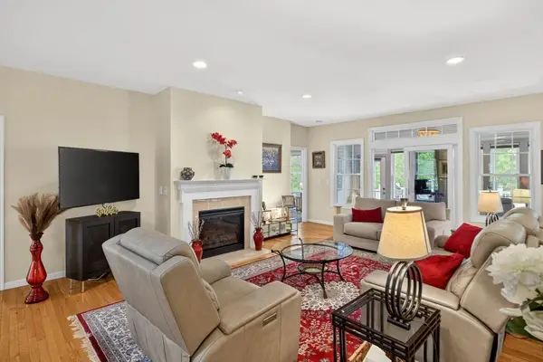 28 Cottage Cove, Plymouth, MA 02360