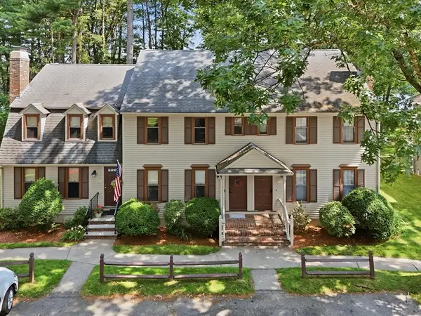266 Wellman Ave #266, Chelmsford, MA 01863